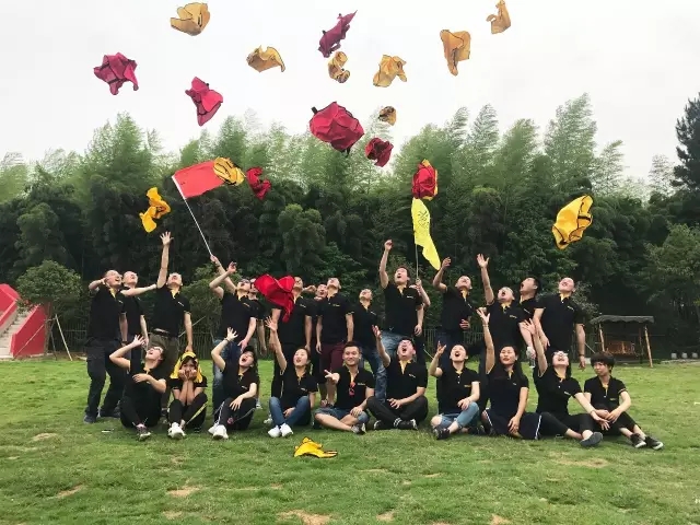 “向梦想出发” 尊龙人生就是博首页销售团建活动完善绽放